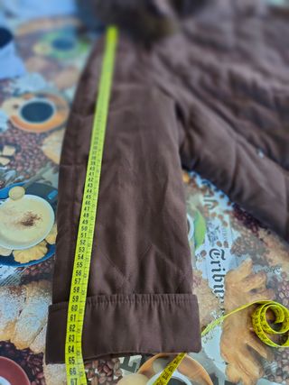 Cappotto trapuntato marrone con cappuccio