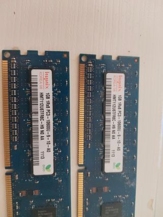 2x Hynix 1GB DDR3 PC3-10600U RAM