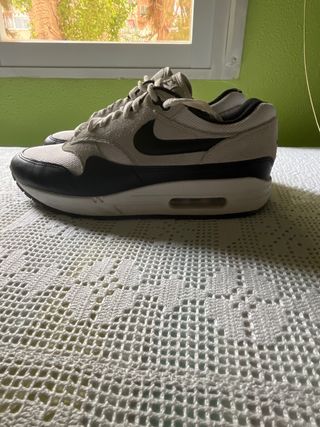 Zapatillas Nike Air Max 1 Beige/Negro