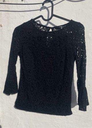 Blusa de encaje negra manga larga