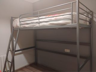 Litera Ikea con escritorio