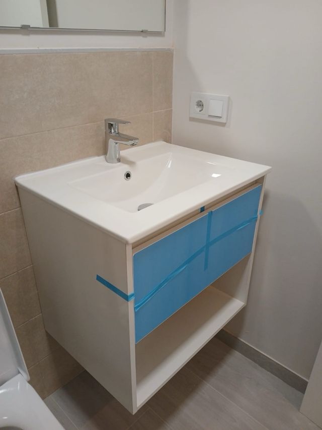 Conjunto mueble lavabo ,espejo y grifo