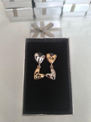 Pendientes largos doble corazón oro y plata