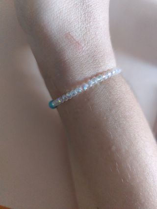 Pulsera de cuentas azul y blanco
