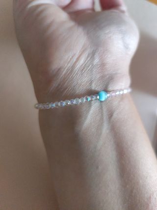 Pulsera de cuentas azul y blanco