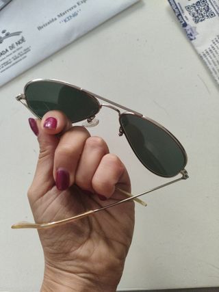 Gafas de sol aviador doradas y verdes