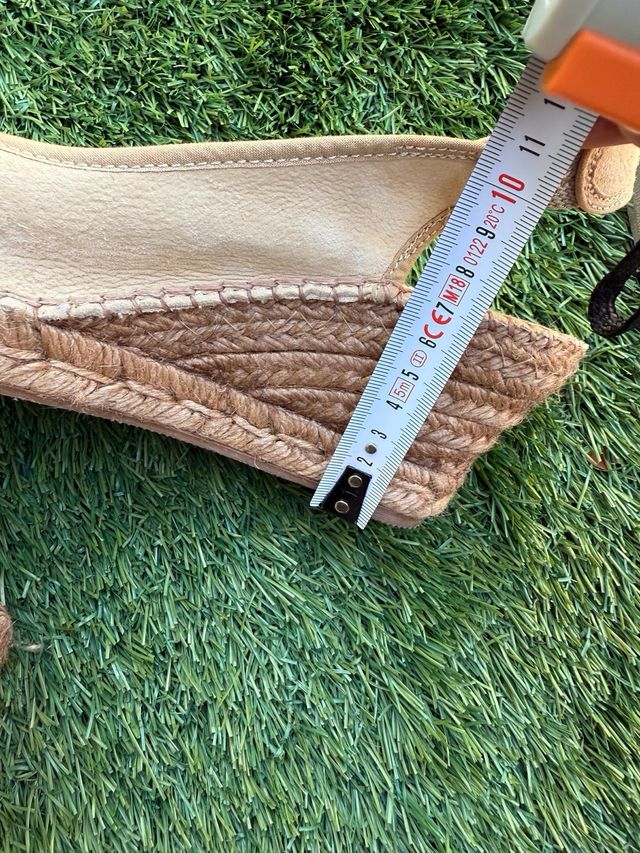 Zapatillas Piel Aedo Beige y plateado