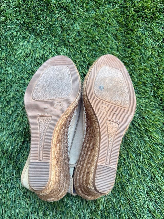 Zapatillas Piel Aedo Beige y plateado