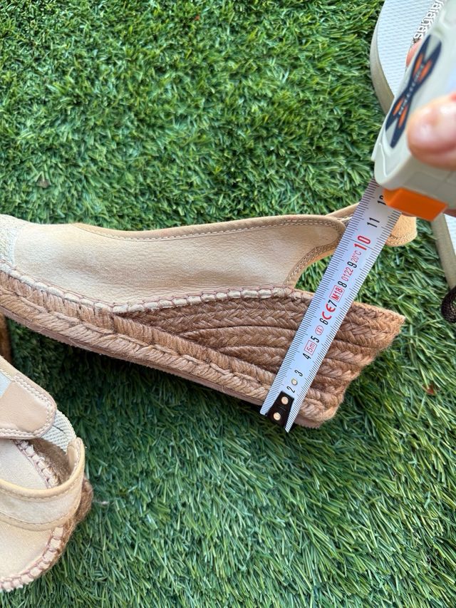 Zapatillas Piel Aedo Beige y plateado