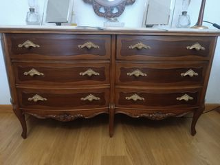 Cómoda y mesitas de noche de ma