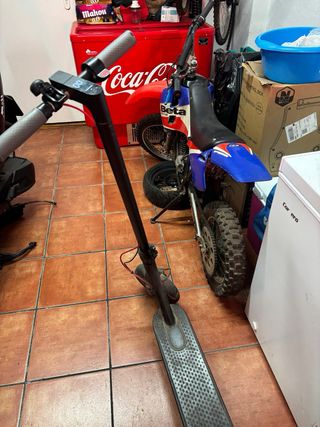 XIAOMI Mi Electric
Scooter Pro