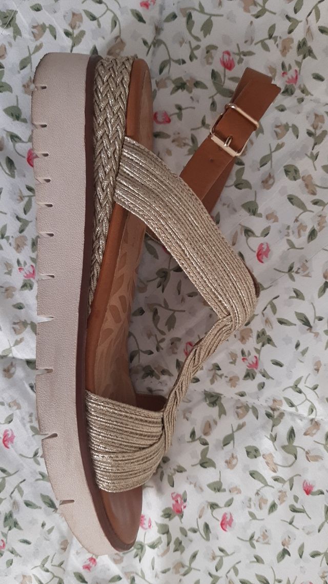 Sandalias Mustang Piel Doradas