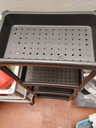 Estantería de plástico negra