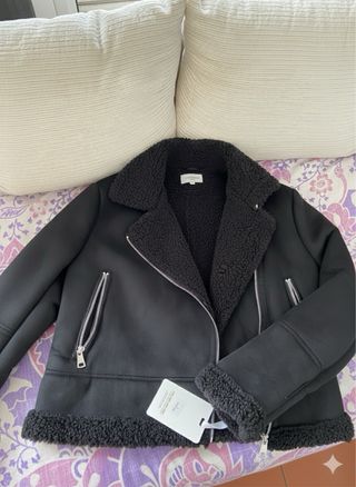Chaqueta negra de ante con borreguito