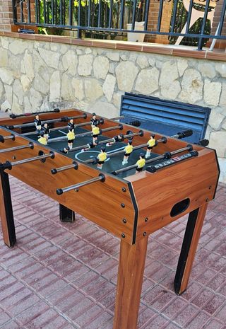 Futbolín de madera