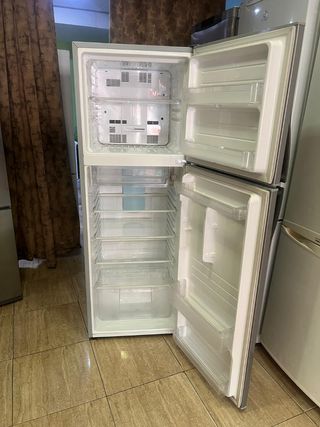 Nevera Sharp No Frost Clase A+ Buen Estado