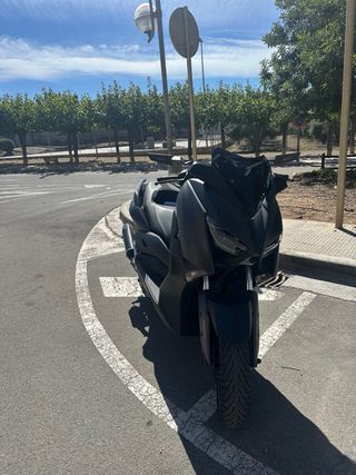 Yamaha XMAX 300