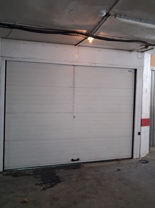 Puerta de garaje completa