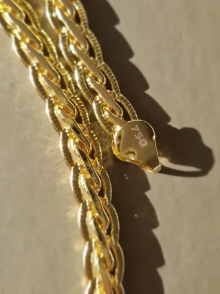 Cadena oro de eslabones dorados