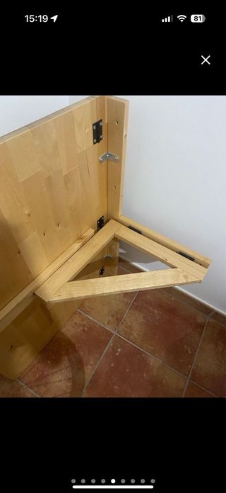 Mesa plegable y 2 taburetes madera