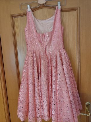 Vestido de fiesta rosa con lentejuelas