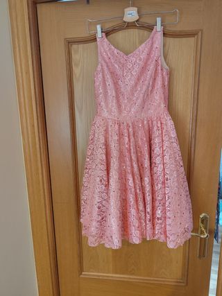 Vestido de fiesta rosa con lentejuelas