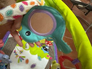 Manta de actividades para bebé