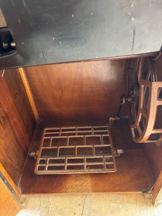 Máquina de coser Alfa antigua