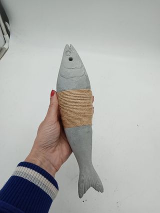 Pesce decorativo in pietra e corda