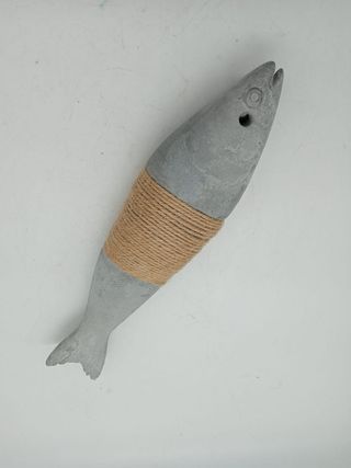Pesce decorativo in pietra e corda
