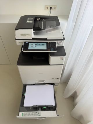 Ricoh MP C3503 Copiadora, Impresora y Escáner