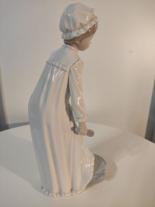 Figura porcelana Lladró Niña con Cesta