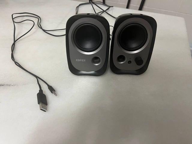 Altavoces USB Edifier 2.0 Pequeños