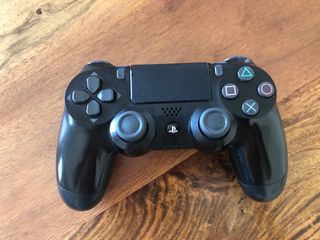 Consola PS4 Slim 1TB Negra