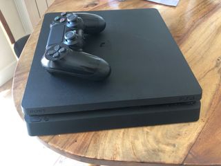 Consola PS4 Slim 1TB Negra
