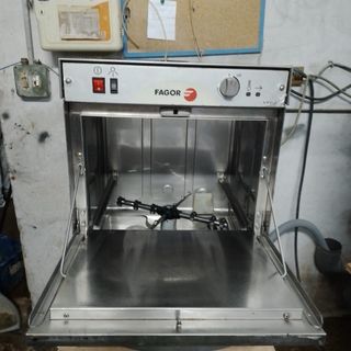 lava vasos marca Fagor con cesta 40x40