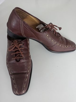 Zapatos de cordones marrones