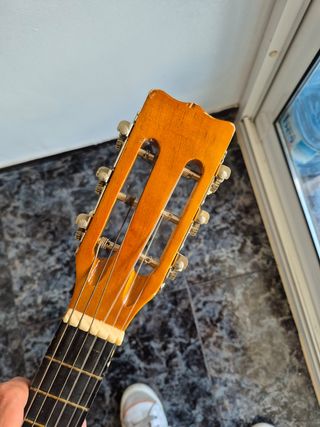 Guitarra infantil de madera