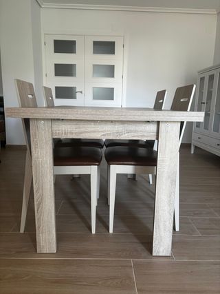 Comedor completo madera y blanco
