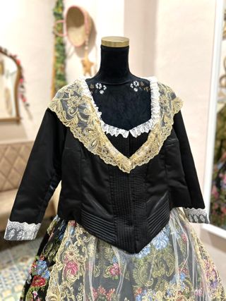 Traje Fallera Negra + 2 Corpiños