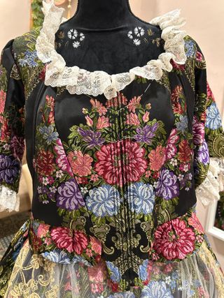 Traje Fallera Negra + 2 Corpiños