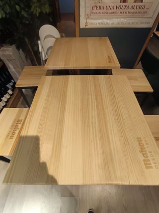Mesa alta y taburetes Manou madera