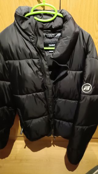 Plumas Pull&Bear Negro Talla M