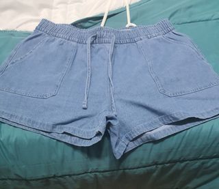 Pantalón corto vaquero azul