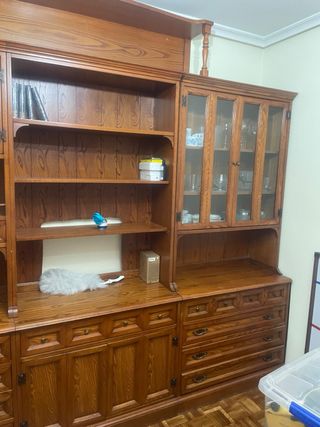 Mueble de salón antiguo de madera