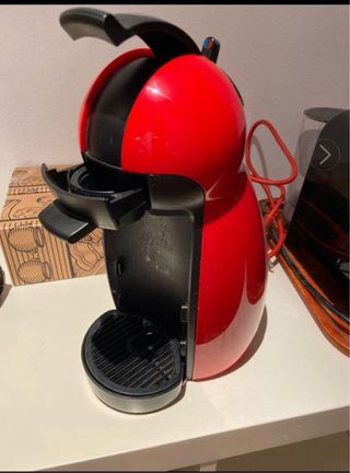 Cafetera Dolce Gusto Roja