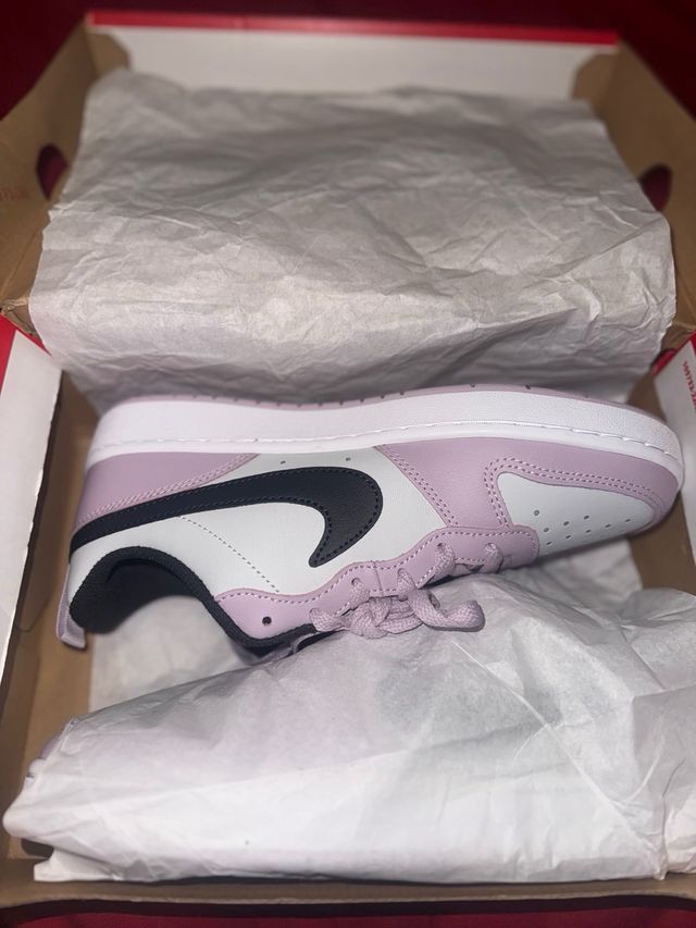 Nike Court Borough Low 2