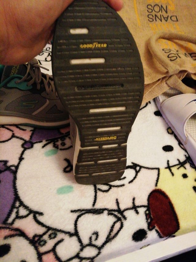 Zapatillas Skechers Mujer Gris/Turquesa Casi Nueva