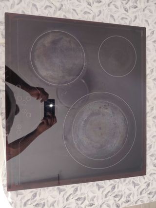 Vitrocerámica 3 fuegos marca Svan
