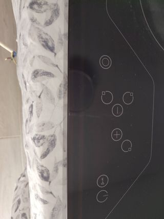 Vitrocerámica 3 fuegos marca Svan
